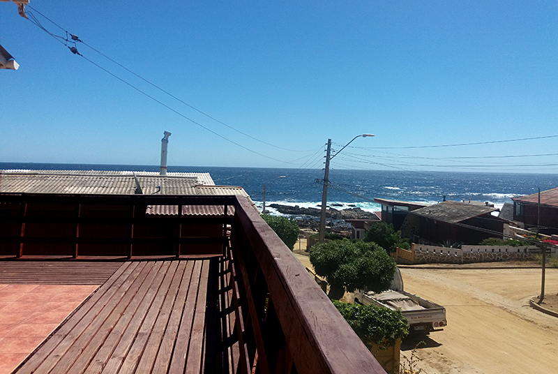 casa-vista-al-mar-a-pasos-costanera-elquisco-playa