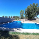 gran-piscina-eventos-equipada-camarines-2-banos