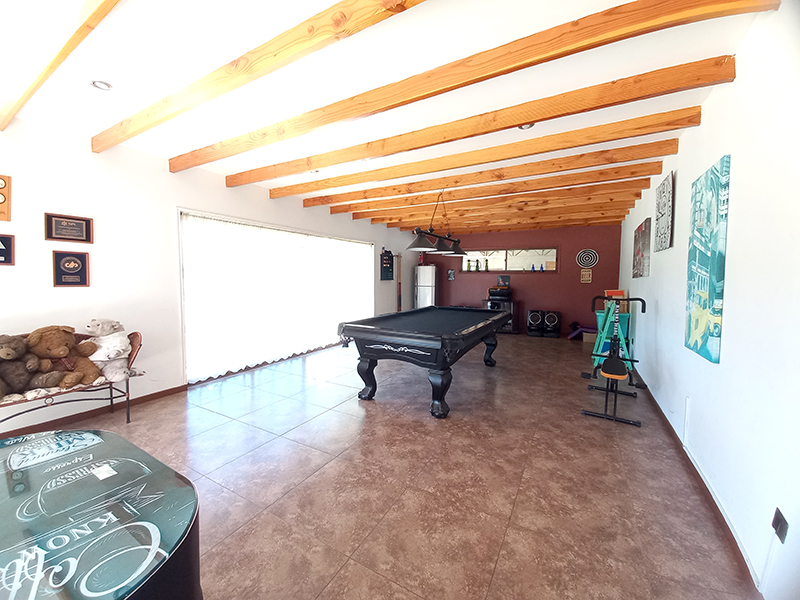 sala-de-juegos-paine-casa-parcela-4000m2-piscina